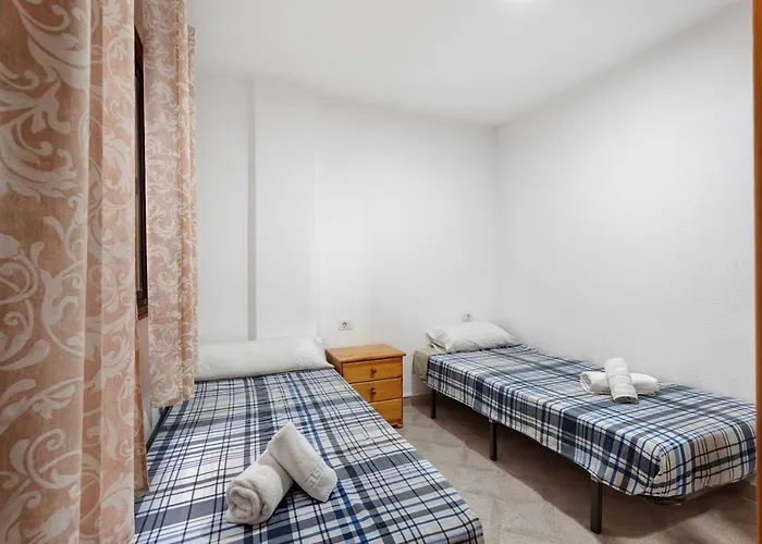 Emeterio * Арона