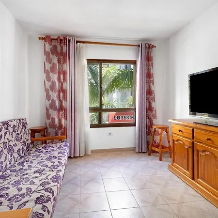 Emeterio アパート アロナ